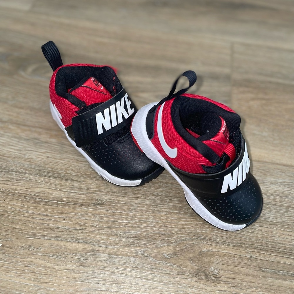 Nike Size 5C Sneakers